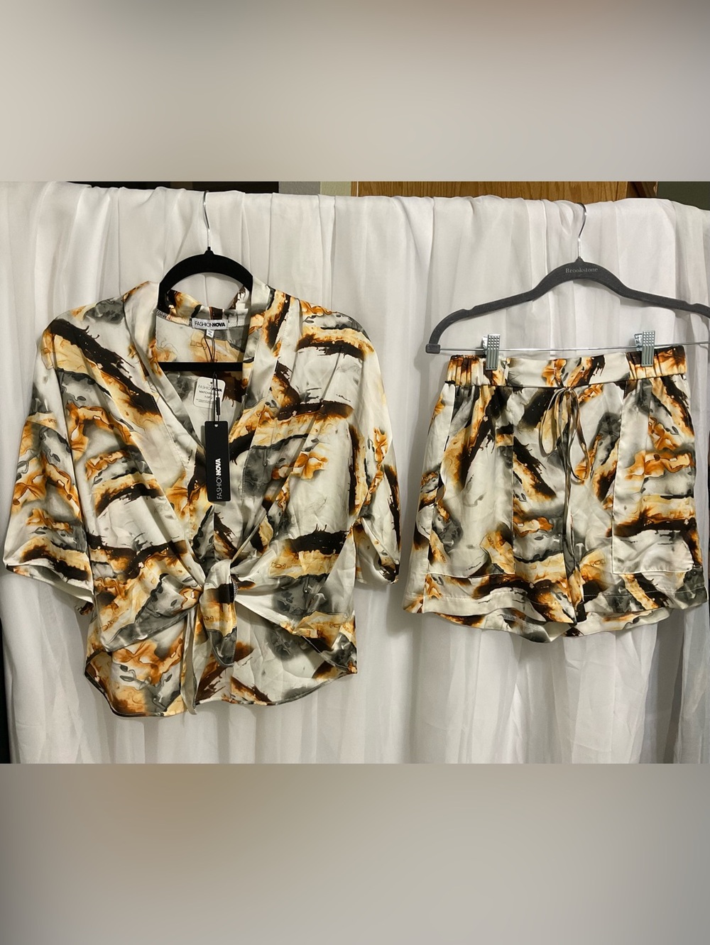 Fashion Nova Abstract Tie-Front Lounge Set - Cream, Gold, Black